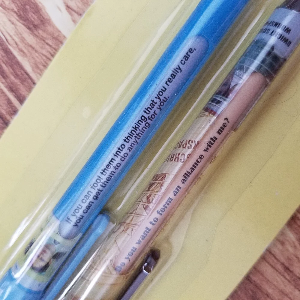 Universal The Office Pencil & Pen Set with Blue Mouse Pad Dwight Schrute